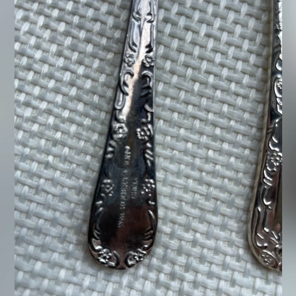 WM Rogers Silverplate set of 8 coffee spoons Enchanted Rose design